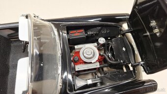 1:18 FORD THUNDERBIRD - 13