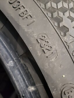 215/65 R17 Continental zimne pneumatiky - 13