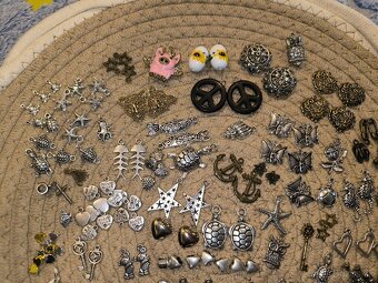 Bižutéria,náušnice,náhrdelníky,brošne,prstene,prívesky - 13