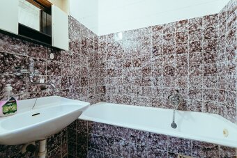 PRIESTRANNÝ 2i BYT S LOGGIOU A DVOMA PIVNICAMI - 13