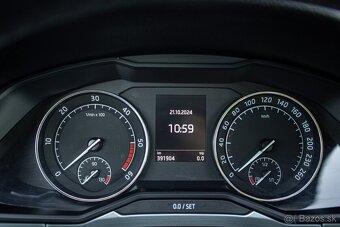 Škoda Superb 2.0TDI DSG kombi - 13