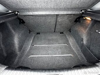 Predám BMW 1 e87 2.0i 90kw 2010 FL - 13