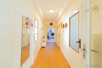 KRÁSNY rodinný dom v atraktívnej obci BANKA - 13