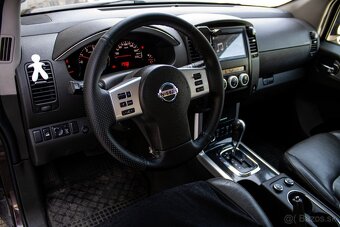 Nissan Pathfinder 3.0 V6 LE A/T - 13