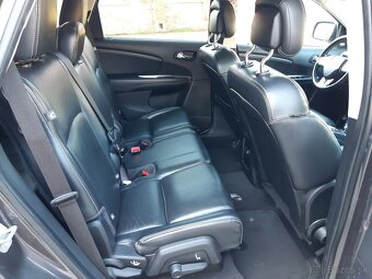 Fiat Freemont 2.0 16V MultiJet Black Code 4x4 A/T 7 miest - 13