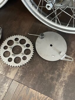 Prodám originál kola přední a zadní Jawa 350 SV - předválka - 13