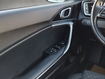 Kia CEED SW 1,4 T-GDi GOLD - 13