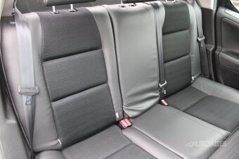 Peugeot 207 1,4 i 70 kW - 13