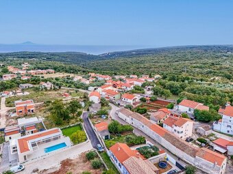 Krásny dvojdom s bazénom a výhľadom na more – Peruški - 13