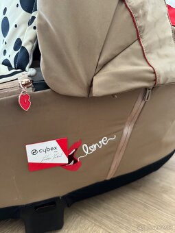Cybex Priam rosegold Karolina Kurkova - 13