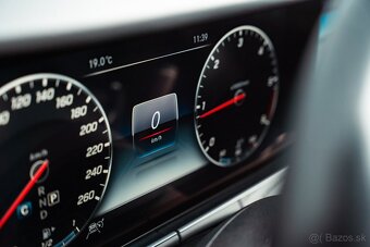 Mercedes-Benz E 220d 4Matic AMG Line / Night Paket - 13