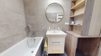 Krásny, vkusne zariadený atypický dvojizbový byt - Zavar - 13