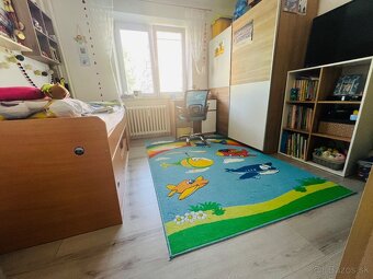 Na predaj pekný 3 izbový byt po rekonšt.aj so zariadením BR - 13