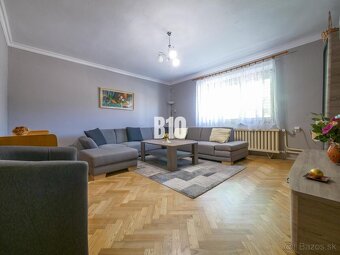 Rodinný dom s krásnym veľkým pozemkom ( stavebným) - Nové Sa - 13