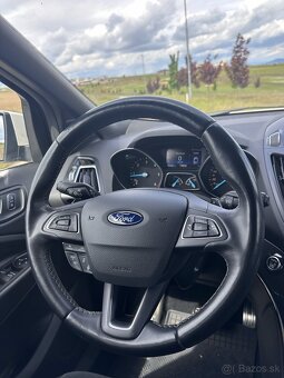 Ford Kuga 2.0D ST Line 4x4 automat - 13