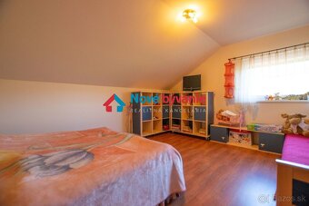 Predaj - DOM na horách s krytým bazénom, krásny veľký pozemo - 13