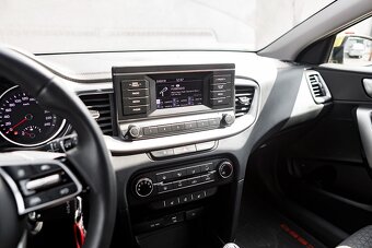 Kia Ceed 1.0T-GDi 74kW M6 Silver 02/2022 - 13