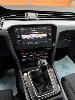 Volkswagen Passat Variant 2.0 TDI EVO Business - 13