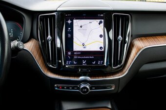 Volvo XC60 2.0 T8 Momentum AWD - 13