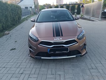 Predam Kia ceed 1,5 GDTI 118kw gold ročník 5/2023 - 13
