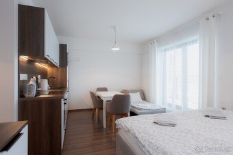 Slnečný investičný apartmán s terasou v projekte Bešeň - 13
