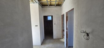 REZERVOVANÉ  PREDAJ: Moderný 3-izbový rodinný dom v obci  - 13