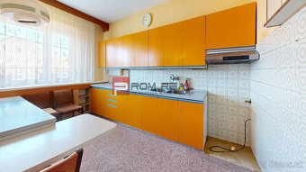 Pekný, veľký rodinný dom v obci Blatné - 13
