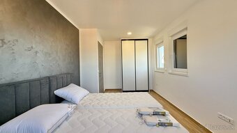 Moderný dom v pokojnom prostredí, Debeljak, Sukošan, 230 m², - 13