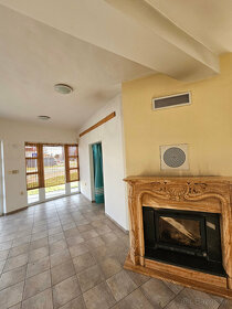 Obchodný priestor na predaj v meste Galanta - 13