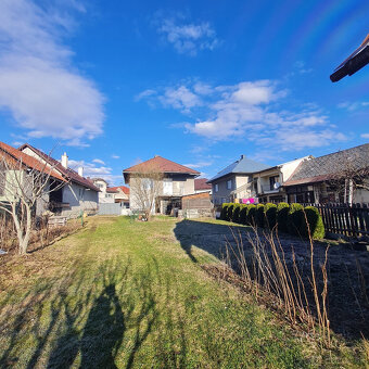 ZREKONŠTRUOVANÝ 4 IZBOVÝ DOM 2 KÚPEĽNE ZA VYNIKAJÚCU CENU ZÁ - 13