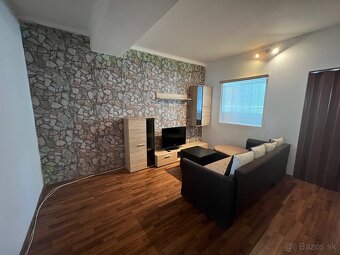 Na predaj 3 izbový byt v Brezne 71m2,centrum,park, - 13