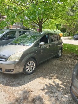 Predám Toyota Corollu Verso - 13