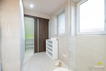 Dvojpodlažný Apartmán s garážou pod Bojnickým zámkom - 13