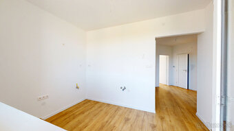 POSLEDNÝ 2-izbový byt s priestrannou loggiou v projekte Poli - 13