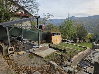 Rekreačný pozemok s chatkou - 13