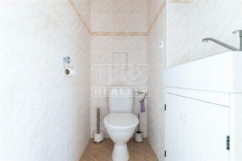 Veľkometrážny 4 izbový byt s podzemným parkovacím... - 13