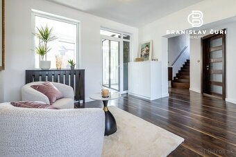 RODINNÝ DOM S BAZÉNOM NA PEREŠI - 13