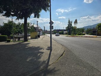 Momentálne najlepší stavebný pozemok končiaci regul potokom - 13