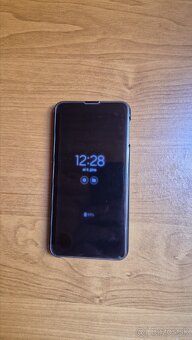 Samsung Galaxy S10e - 13