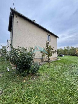 NA PREDAJ: Priestranný poschodový rodinný dom Obec Vinica, o - 13