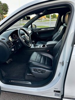 VW Touareg 3.0 TDI V6 221 kW R-Line – vzduch, Webasto, pano - 13