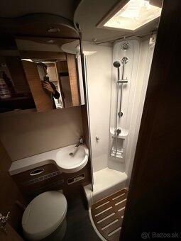 Knaus Live I 700 MEG - 13