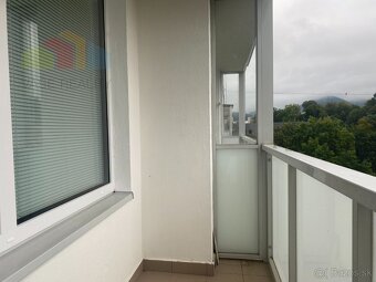 Veľký 2 izbový byt Dubnica nad Váhom, 61 m2 - 13