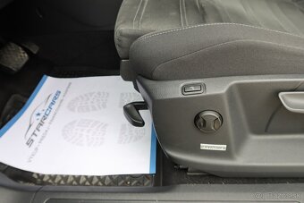 VW Touran 2.0 TDI DSG 150PS Highline Webasto - 13