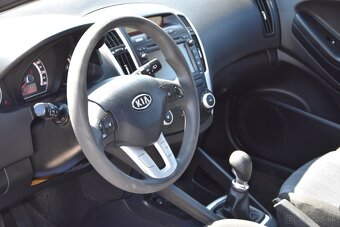 Kia Ceed - 13