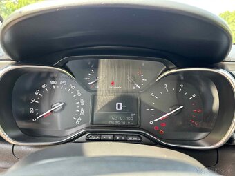 Citroën C3 1.2 PureTech, 2019, Benzín Shine - 13