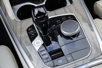BMW X5 xDrive40d mHEV - 13