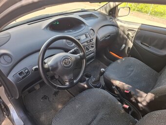 Predam Toyota Yaris 1.0i 48kW s KLIMOU. Kupene nove na SK. - 13