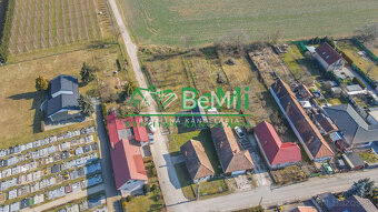 Na predaj veľkého pozemku s projektom v obci Jacovce - 13