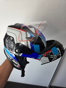 Predám motorkarskú prilbu - 13